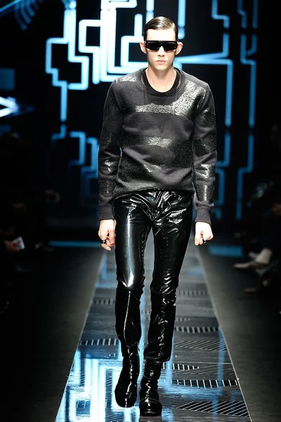 Look 38